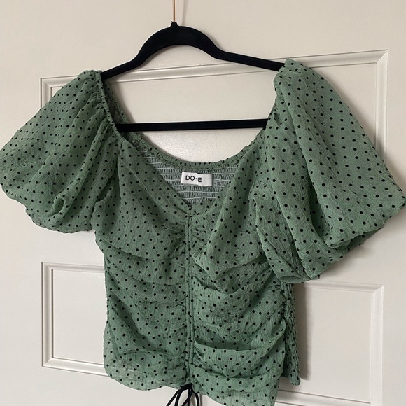 Green polka dot cropped ruched top - Picture 4 of 8